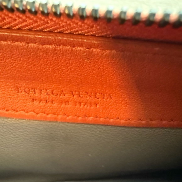 Bottega Veneta Zip Around Orange Woven Leather wallet - Picture 9 of 13